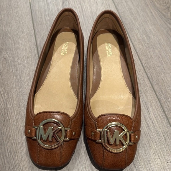Michael Kors Brown Leather Flats with Signature MK Logo Size 7.5 - Picture 2 of 7
